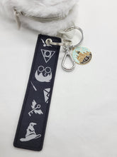 Load image into Gallery viewer, Wizard Owl Keychain