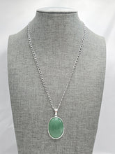 Load image into Gallery viewer, Simple Green Necklace
