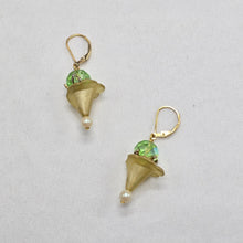 Load image into Gallery viewer, Amaryllis Earrings
