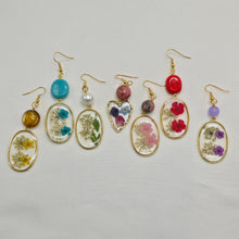 Load image into Gallery viewer, Pressed Flower Earrings
