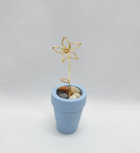 Load image into Gallery viewer, Mini Wire Flower in Pot
