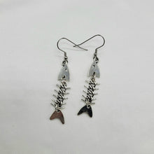 Load image into Gallery viewer, Fish Bones Earrings
