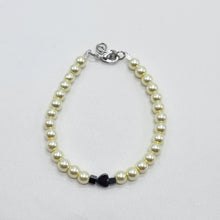 Load image into Gallery viewer, Heart and Pearl Bracelet

