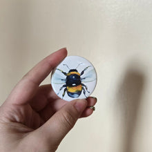 Load image into Gallery viewer, Bee Button Pin
