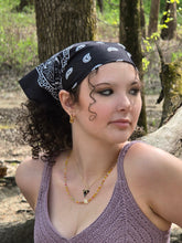 Load image into Gallery viewer, Sea Star and  Seed Bead Necklace
