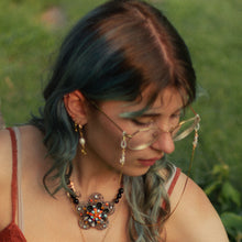 Load image into Gallery viewer, Flower Necklace
