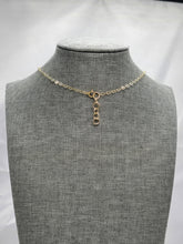 Load image into Gallery viewer, Vintage Flower Necklace
