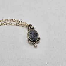 Load image into Gallery viewer, Vintage Flower Necklace
