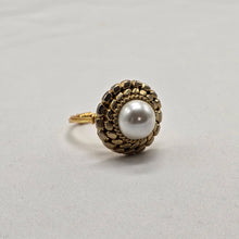 Load image into Gallery viewer, Pearl Button Ring

