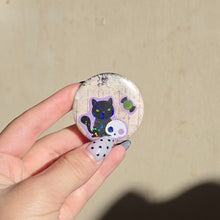 Load image into Gallery viewer, Cat Button Pin
