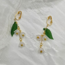 Load image into Gallery viewer, Flora Earrings

