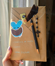 Load image into Gallery viewer, Blind Date with a Book
