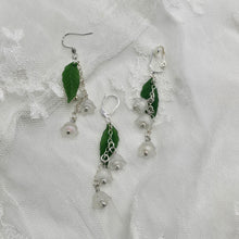 Load image into Gallery viewer, Flora Earrings
