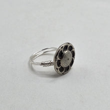 Load image into Gallery viewer, Silver Flower Button Ring
