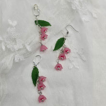 Load image into Gallery viewer, Flora Earrings

