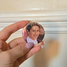 Load image into Gallery viewer, Singer Button Pin
