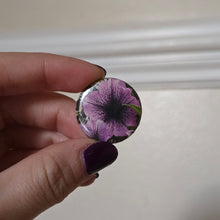 Load image into Gallery viewer, Flower Button Pin
