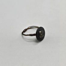 Load image into Gallery viewer, Decorative Button Ring
