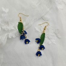 Load image into Gallery viewer, Flora Earrings
