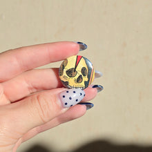 Load image into Gallery viewer, Skull Button Pin
