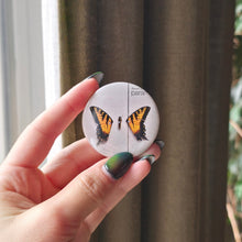 Load image into Gallery viewer, Paramore Button Pin

