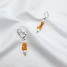 Load image into Gallery viewer, Quartzite and Pearl Earrings (Clip and Pierced)
