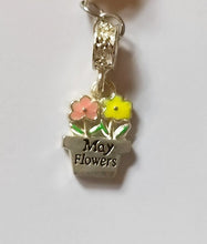 Load image into Gallery viewer, Mom&#39;s Flowers Earrings
